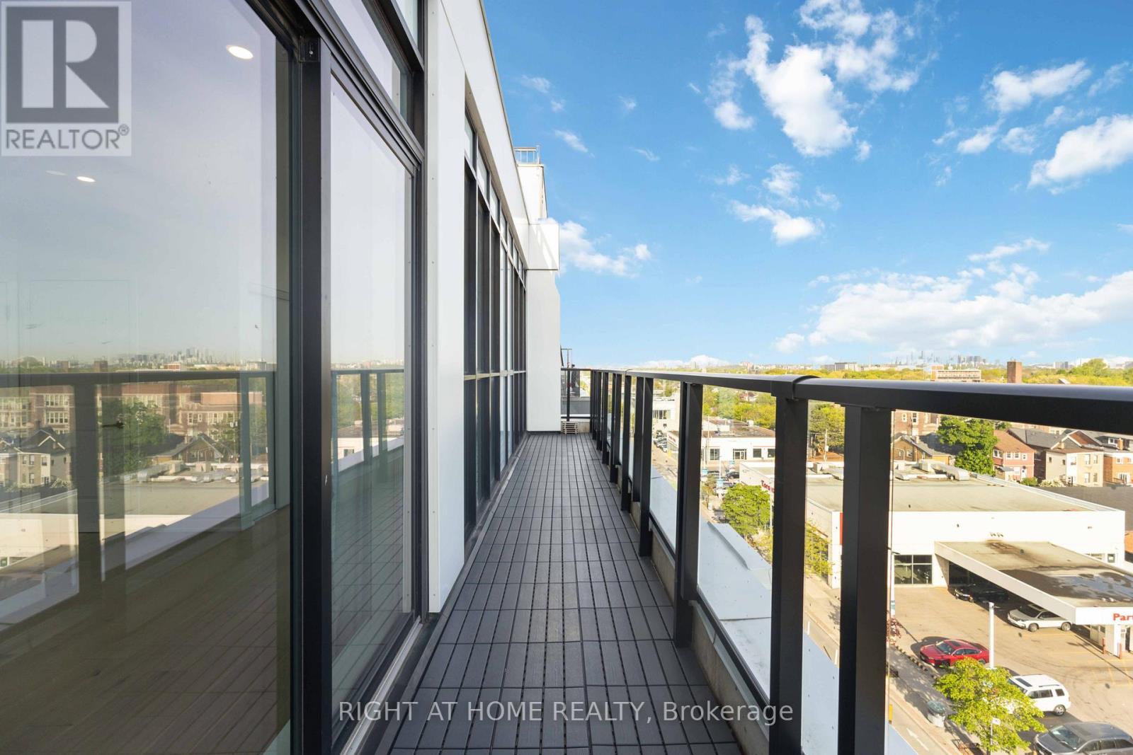 Ph801 - 2301 Danforth Avenue, Toronto, Ontario  M4C 0A7 - Photo 14 - E12489020