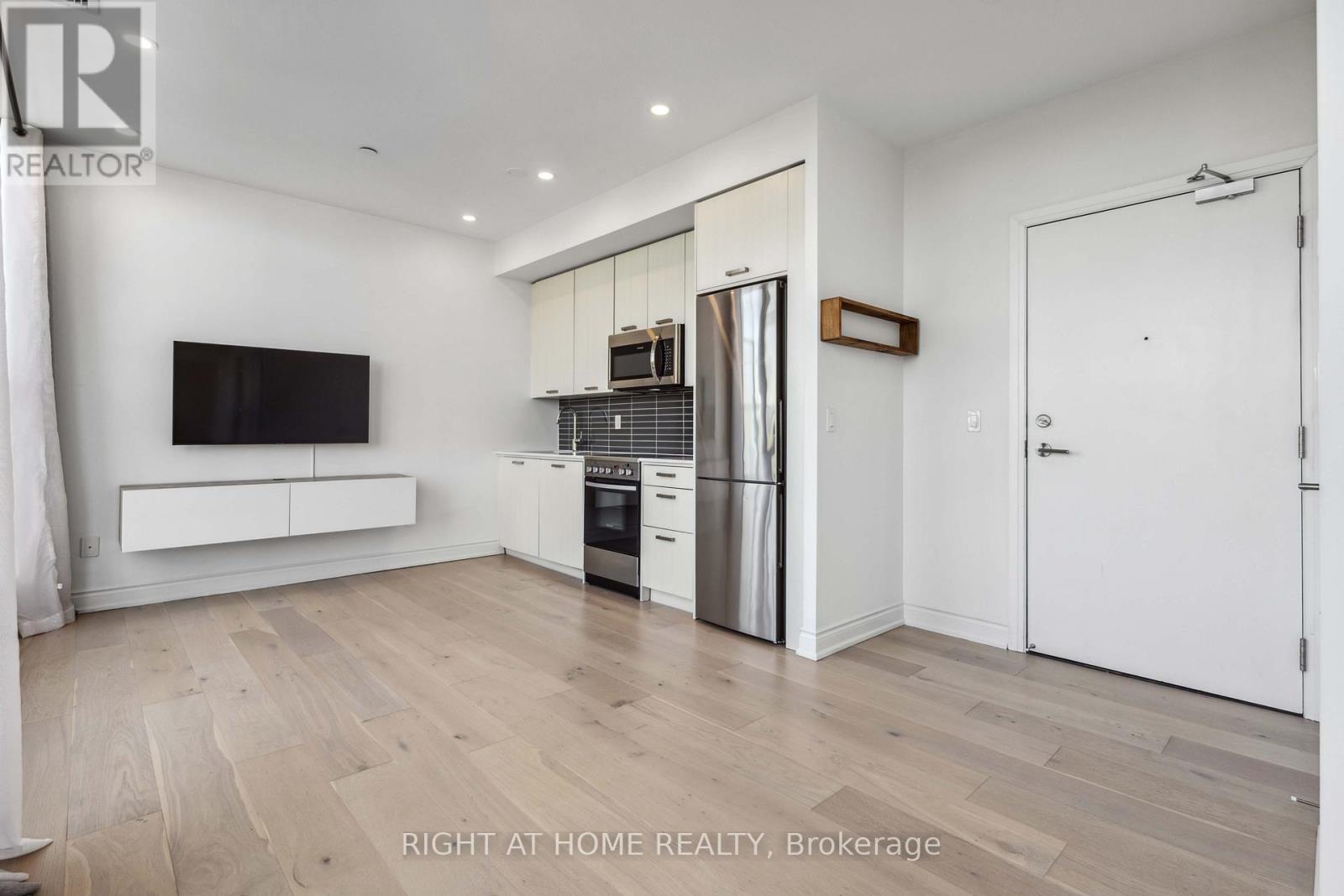 Ph801 - 2301 Danforth Avenue, Toronto, Ontario  M4C 0A7 - Photo 5 - E12489020