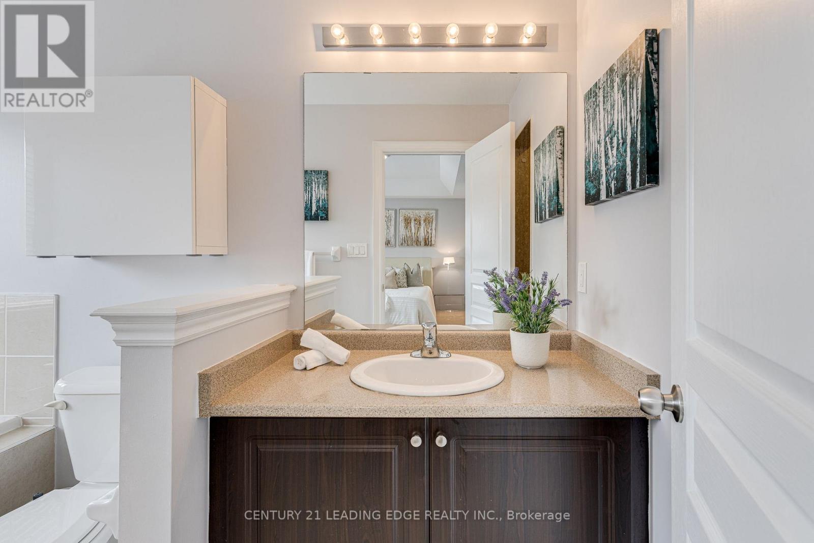 102 Mactier Drive, Vaughan, Ontario  L4H 4T9 - Photo 26 - N12483036