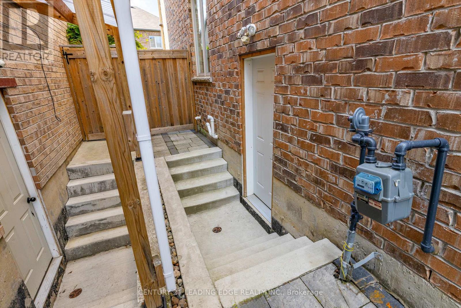 102 Mactier Drive, Vaughan, Ontario  L4H 4T9 - Photo 37 - N12483036