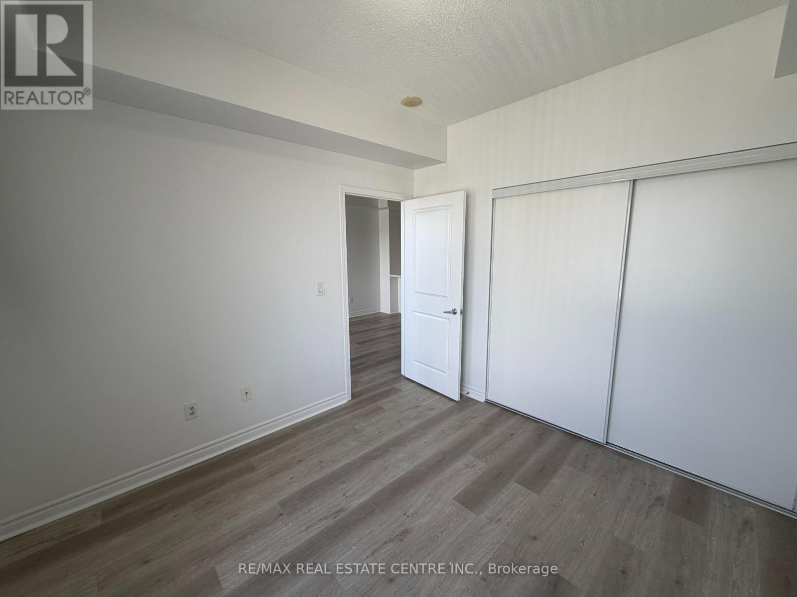 3003 - 385 Prince Of Wales Drive, Mississauga, Ontario  L5B 0C6 - Photo 7 - W12488586