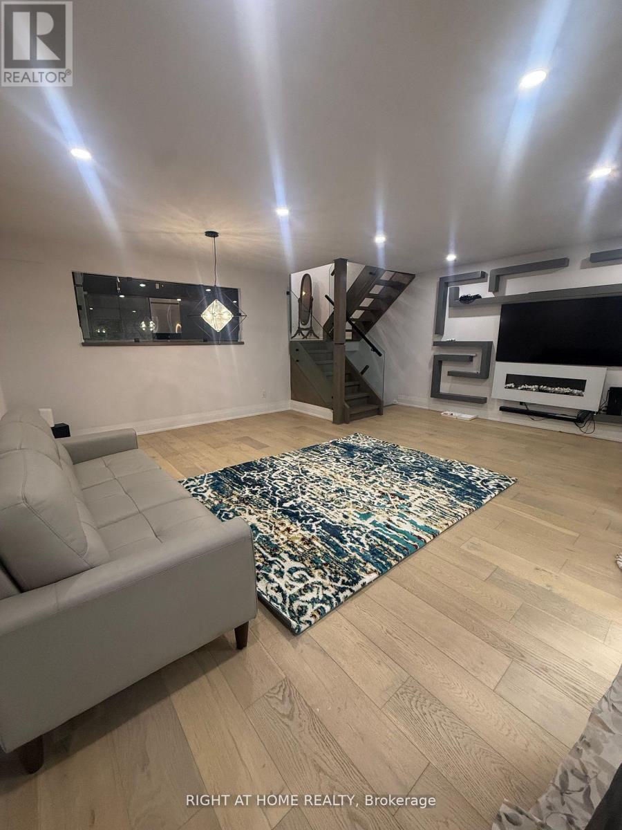 287 Milestone Crescent, Aurora, Ontario  L4G 3M2 - Photo 5 - N12489028