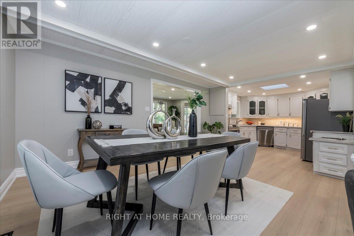 18 Riverview Circle, Innisfil, Ontario  L9S 1M2 - Photo 11 - N12489044