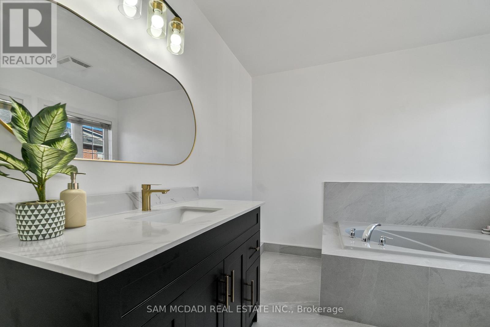 4 Invitational Road, Brampton, Ontario  L6P 2H1 - Photo 19 - W12489012