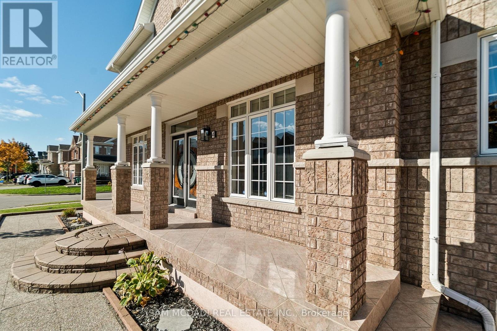 4 Invitational Road, Brampton, Ontario  L6P 2H1 - Photo 4 - W12489012