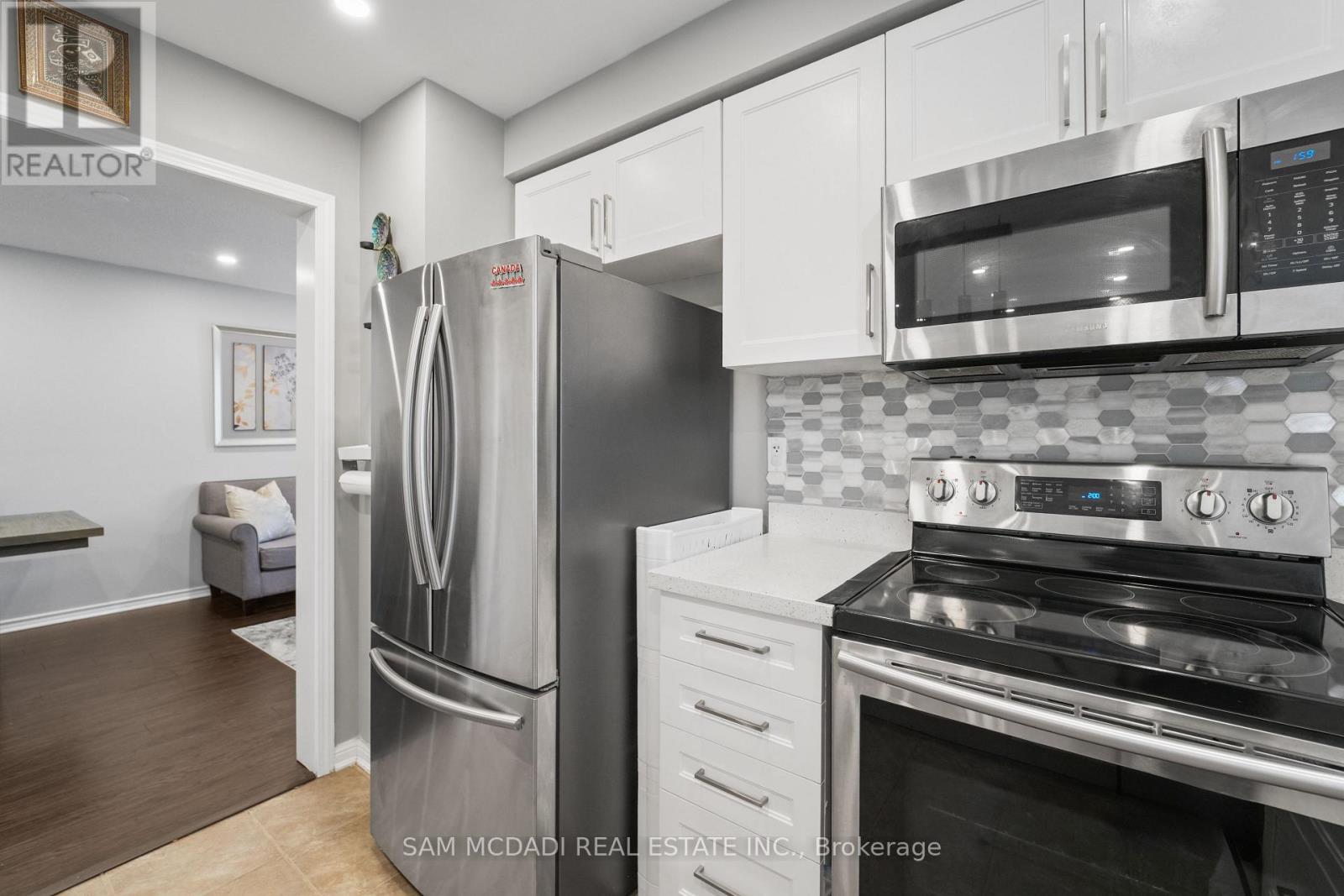 917 Burrows Gate, Milton, Ontario  L9T 0K7 - Photo 10 - W12489016