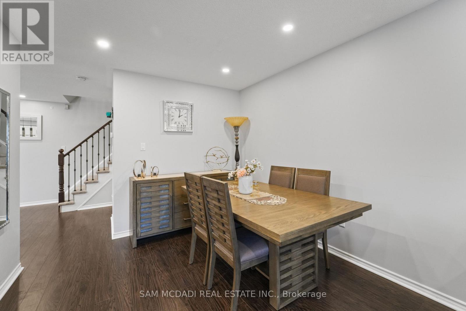 917 Burrows Gate, Milton, Ontario  L9T 0K7 - Photo 7 - W12489016