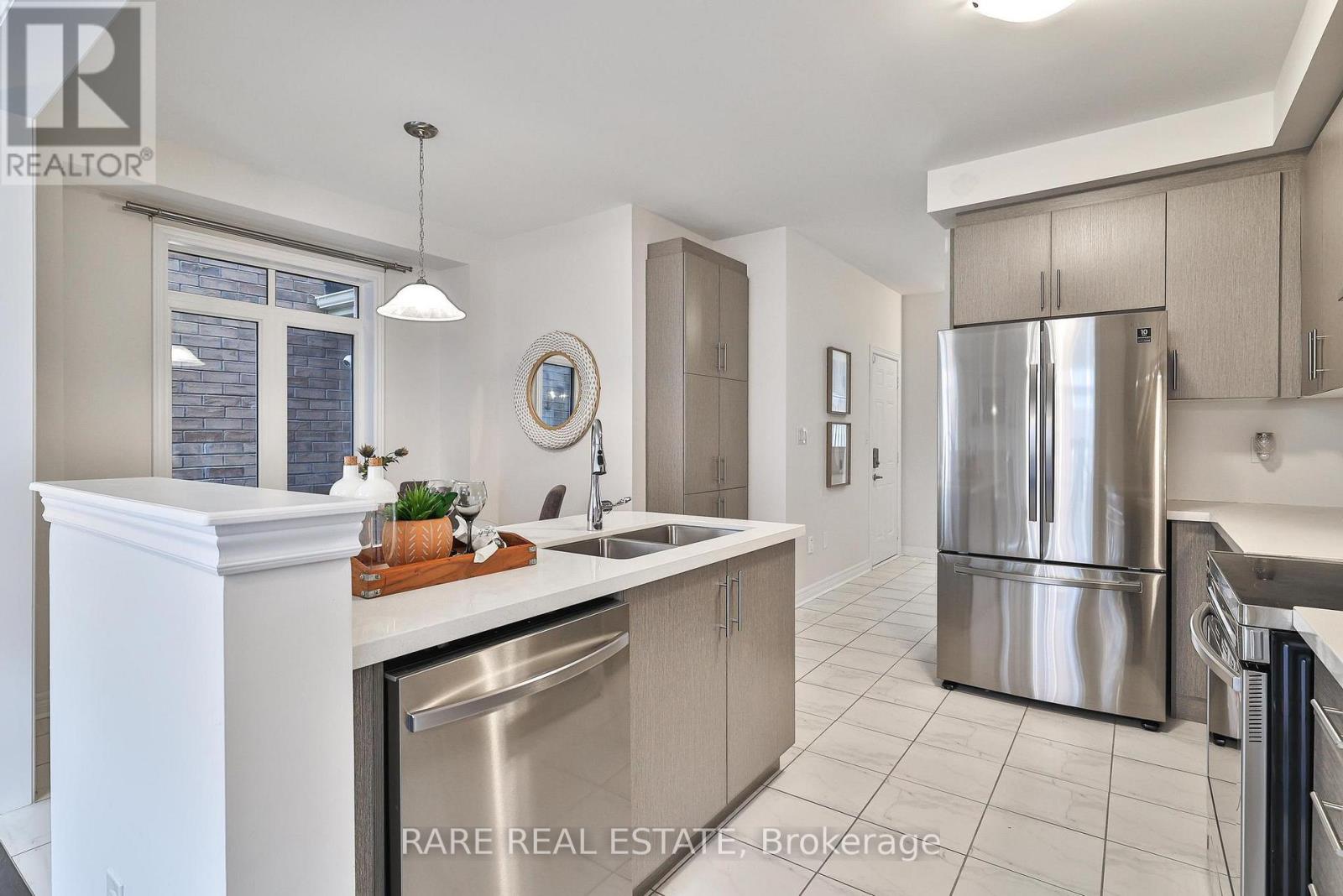 129 Marigold Gardens, Oakville, Ontario  L6H 0Y1 - Photo 11 - W12489054