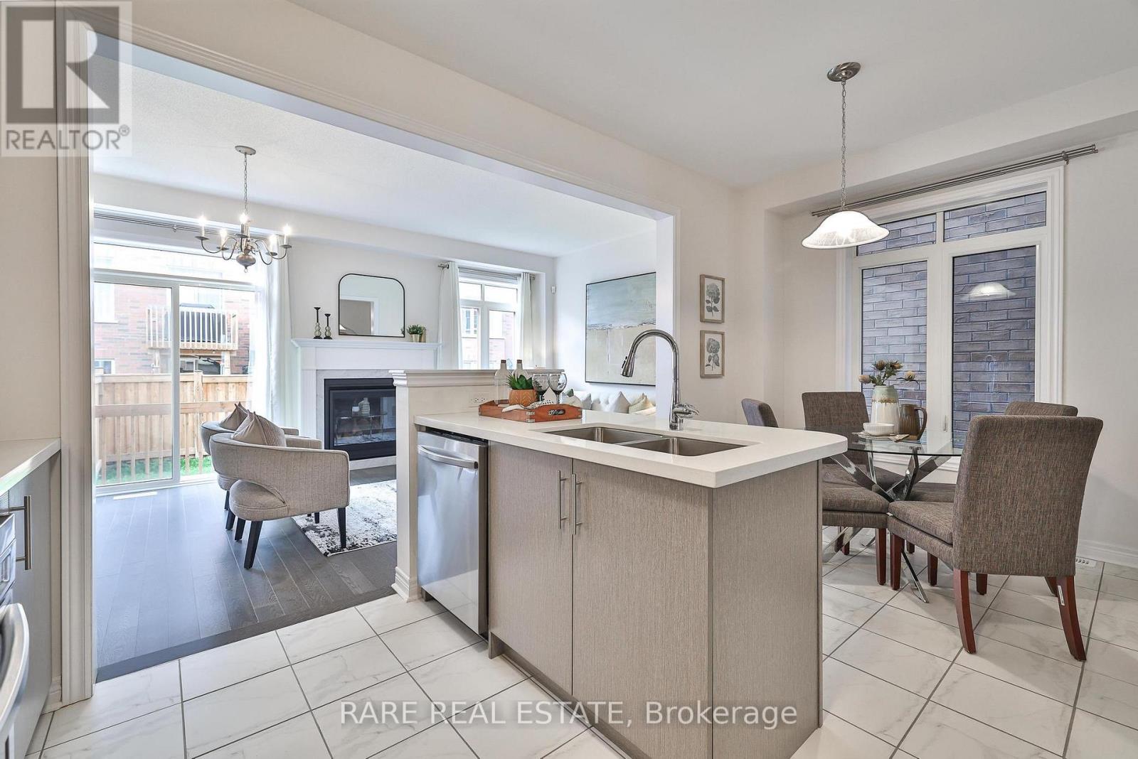 129 Marigold Gardens, Oakville, Ontario  L6H 0Y1 - Photo 13 - W12489054