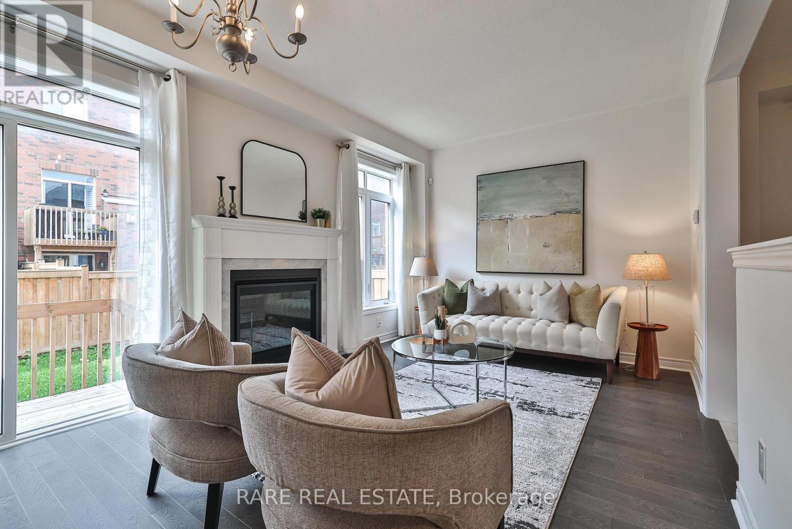 129 Marigold Gardens, Oakville, Ontario  L6H 0Y1 - Photo 2 - W12489054