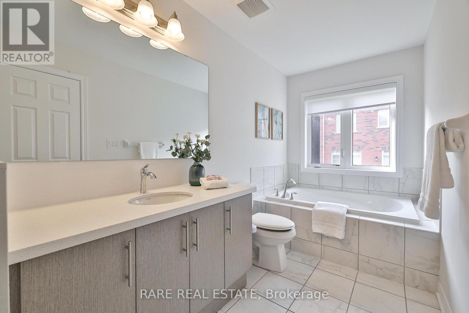 129 Marigold Gardens, Oakville, Ontario  L6H 0Y1 - Photo 28 - W12489054