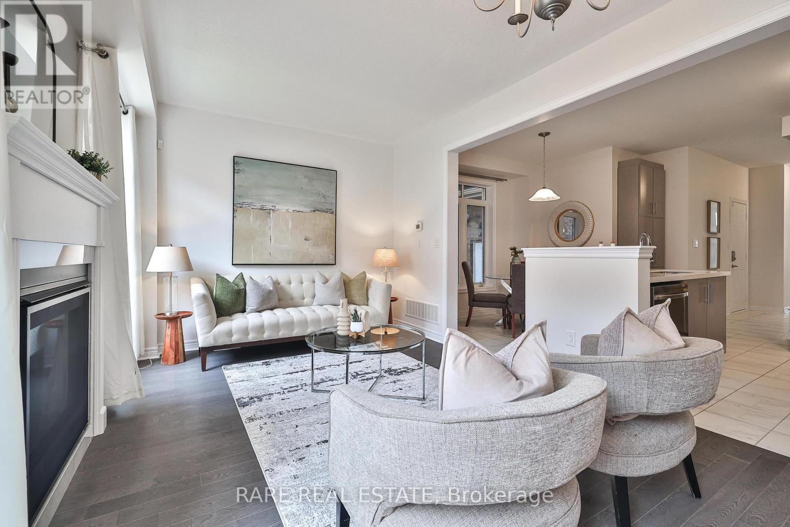 129 Marigold Gardens, Oakville, Ontario  L6H 0Y1 - Photo 3 - W12489054