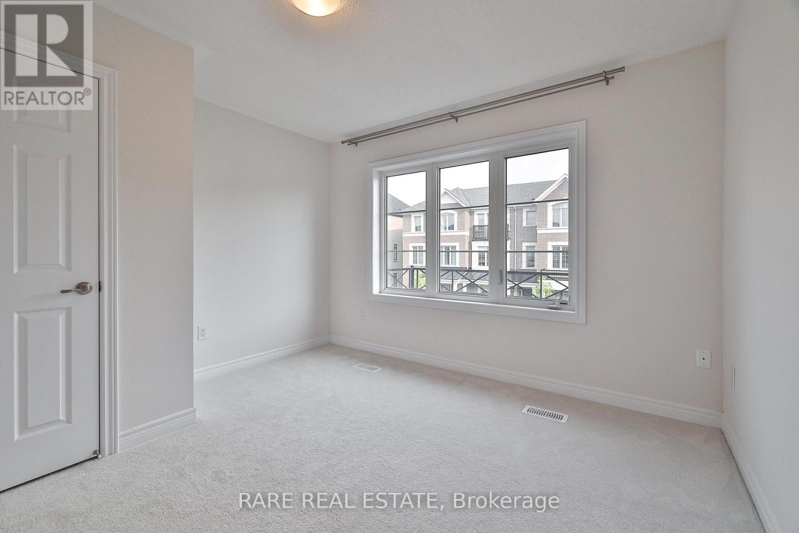 129 Marigold Gardens, Oakville, Ontario  L6H 0Y1 - Photo 32 - W12489054