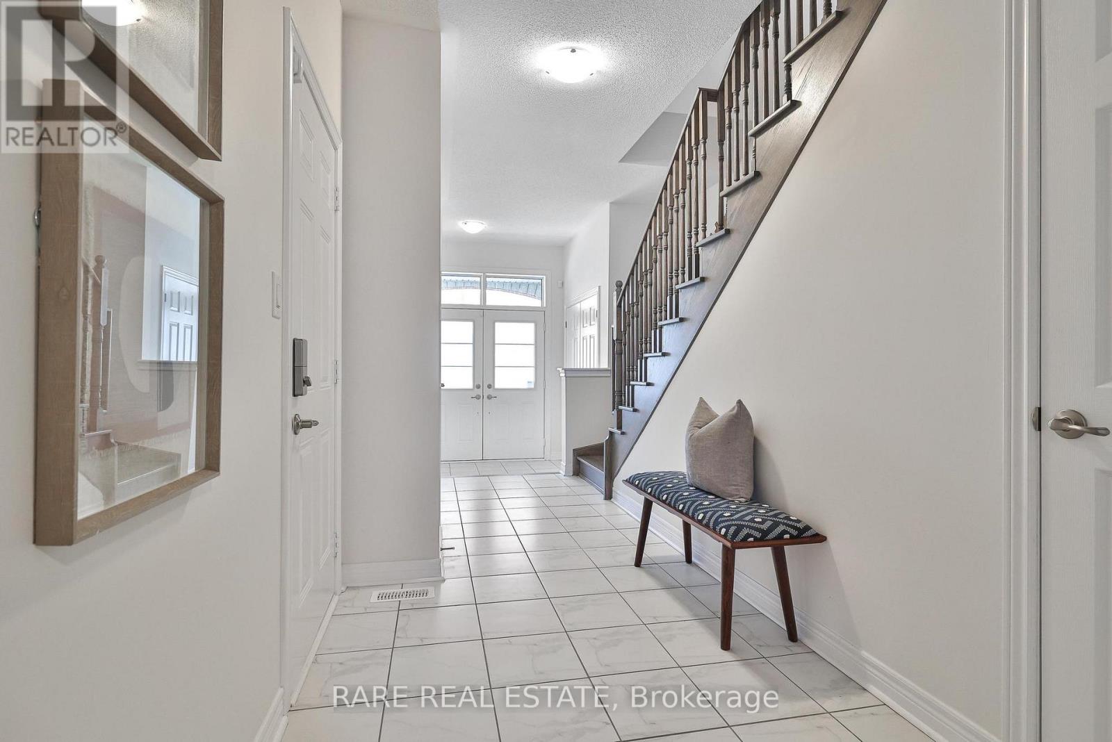 129 Marigold Gardens, Oakville, Ontario  L6H 0Y1 - Photo 6 - W12489054