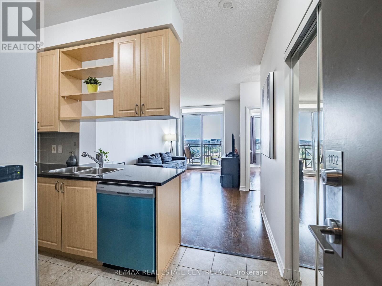 1102 - 2379 Central Park Drive, Oakville, Ontario  L6H 0E3 - Photo 8 - W12489068