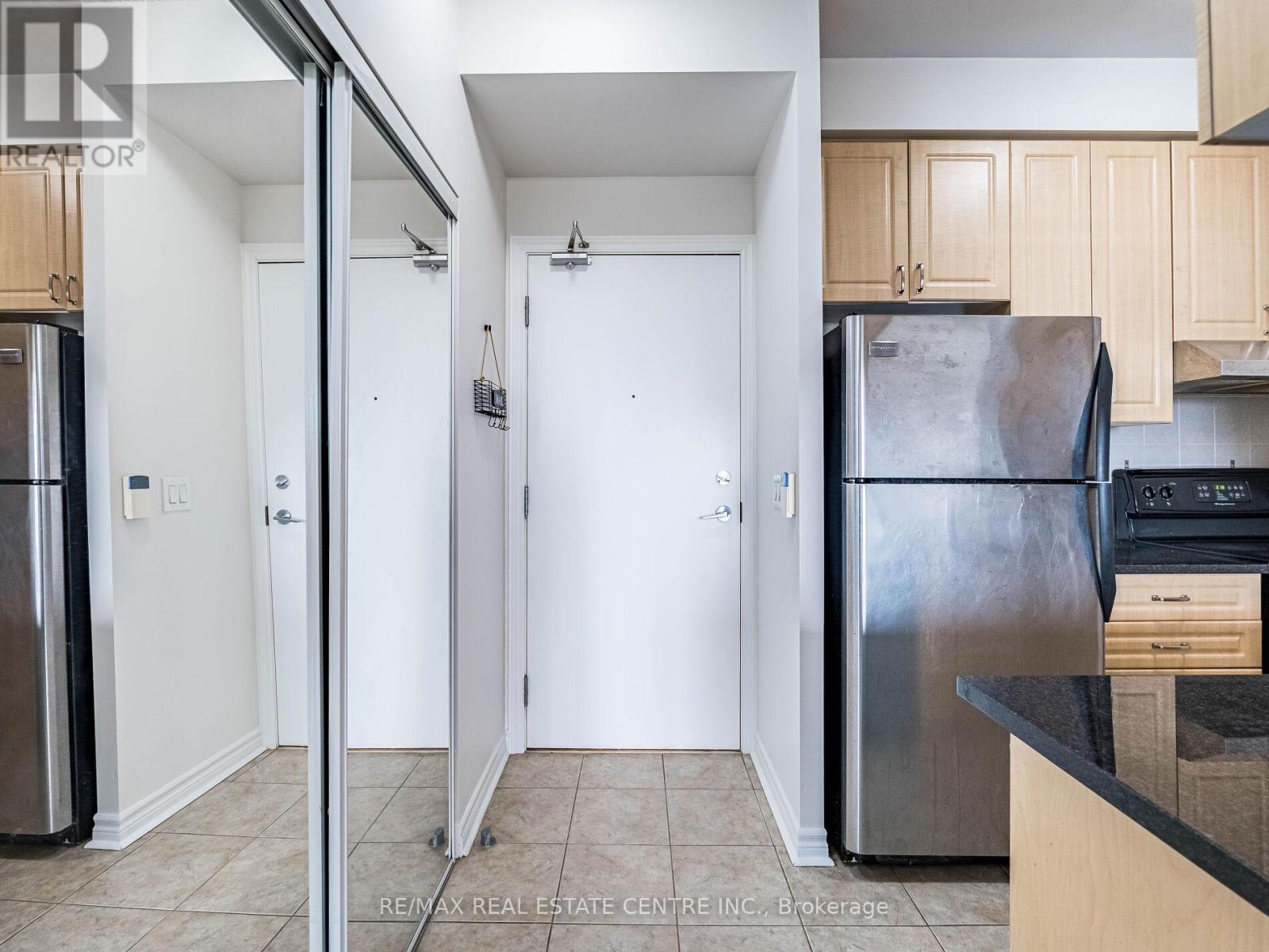 1102 - 2379 Central Park Drive, Oakville, Ontario  L6H 0E3 - Photo 9 - W12489068