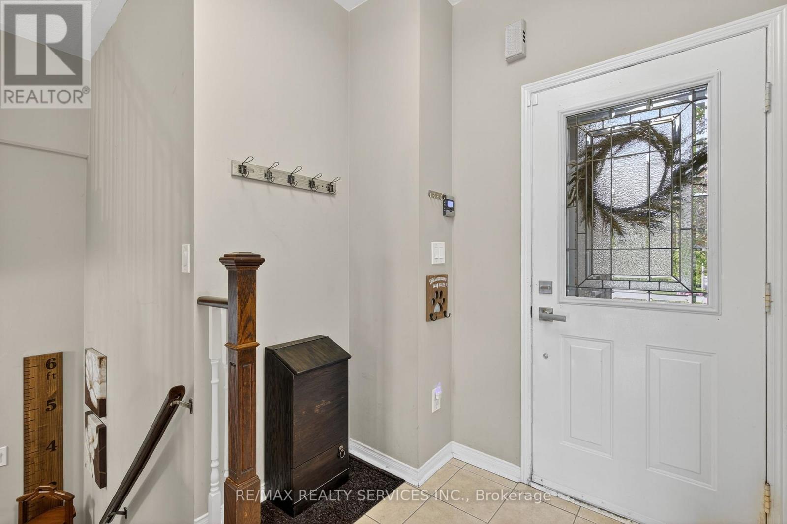 12 Hesketh Court, Caledon, Ontario  L7C 1C6 - Photo 5 - W12489078