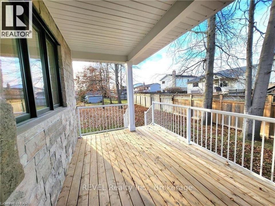 15 Shamrock Common, St. Catharines, Ontario  L2S 2B7 - Photo 12 - X12489106