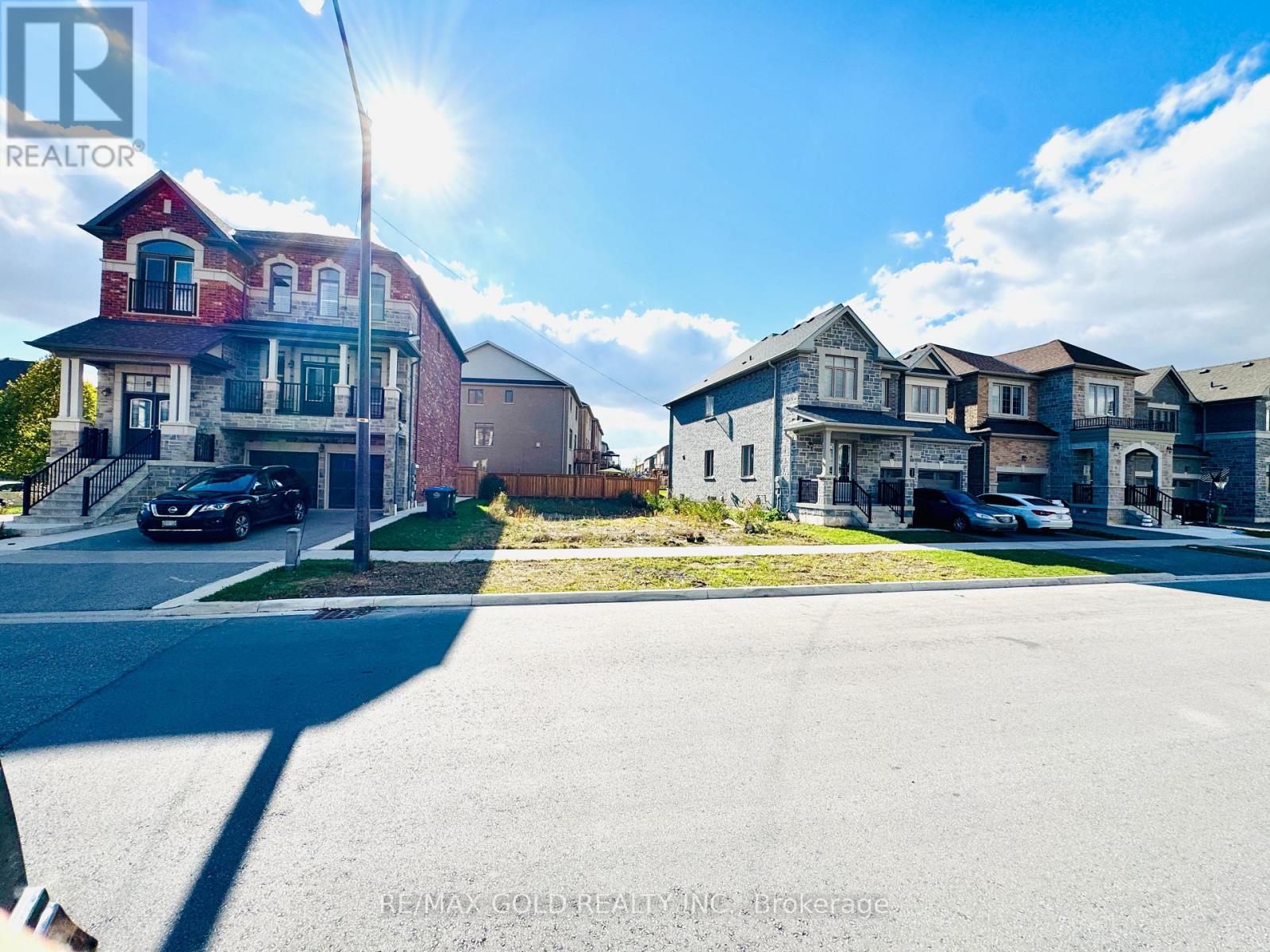 180 THORNBUSH BOULEVARD, Brampton, Ontario