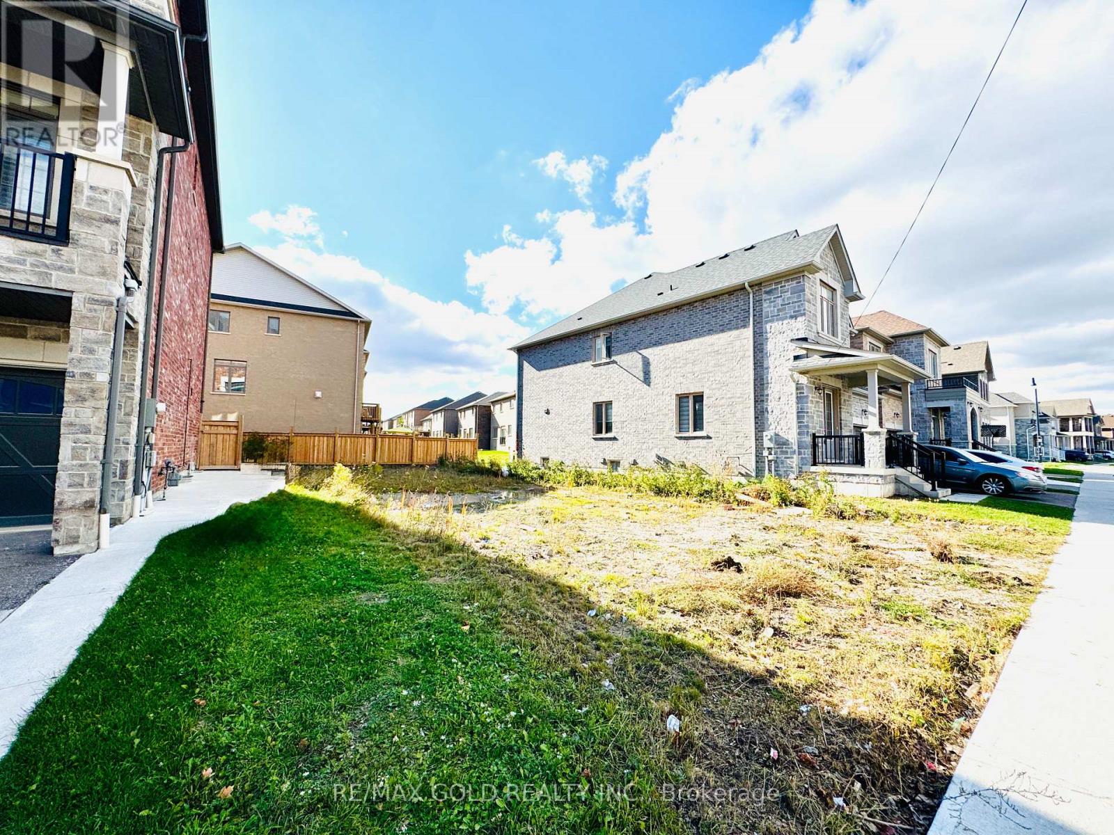 180 Thornbush Boulevard, Brampton (Northwest Brampton), Ontario  L7A 0G4 - Photo 10 - W12487028