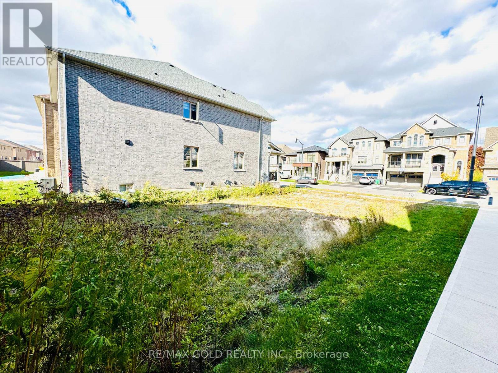 180 Thornbush Boulevard, Brampton (Northwest Brampton), Ontario  L7A 0G4 - Photo 12 - W12487028