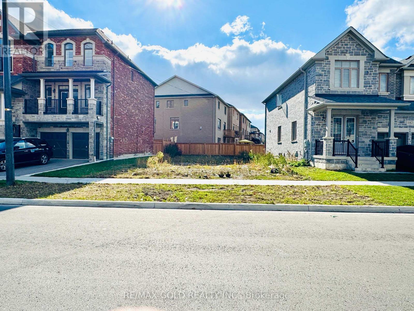 180 Thornbush Boulevard, Brampton (Northwest Brampton), Ontario  L7A 0G4 - Photo 5 - W12487028