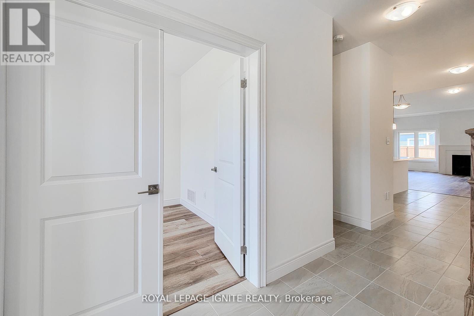 54 Beach Walk Crescent, Fort Erie, Ontario  L0S 1N0 - Photo 13 - X12489056