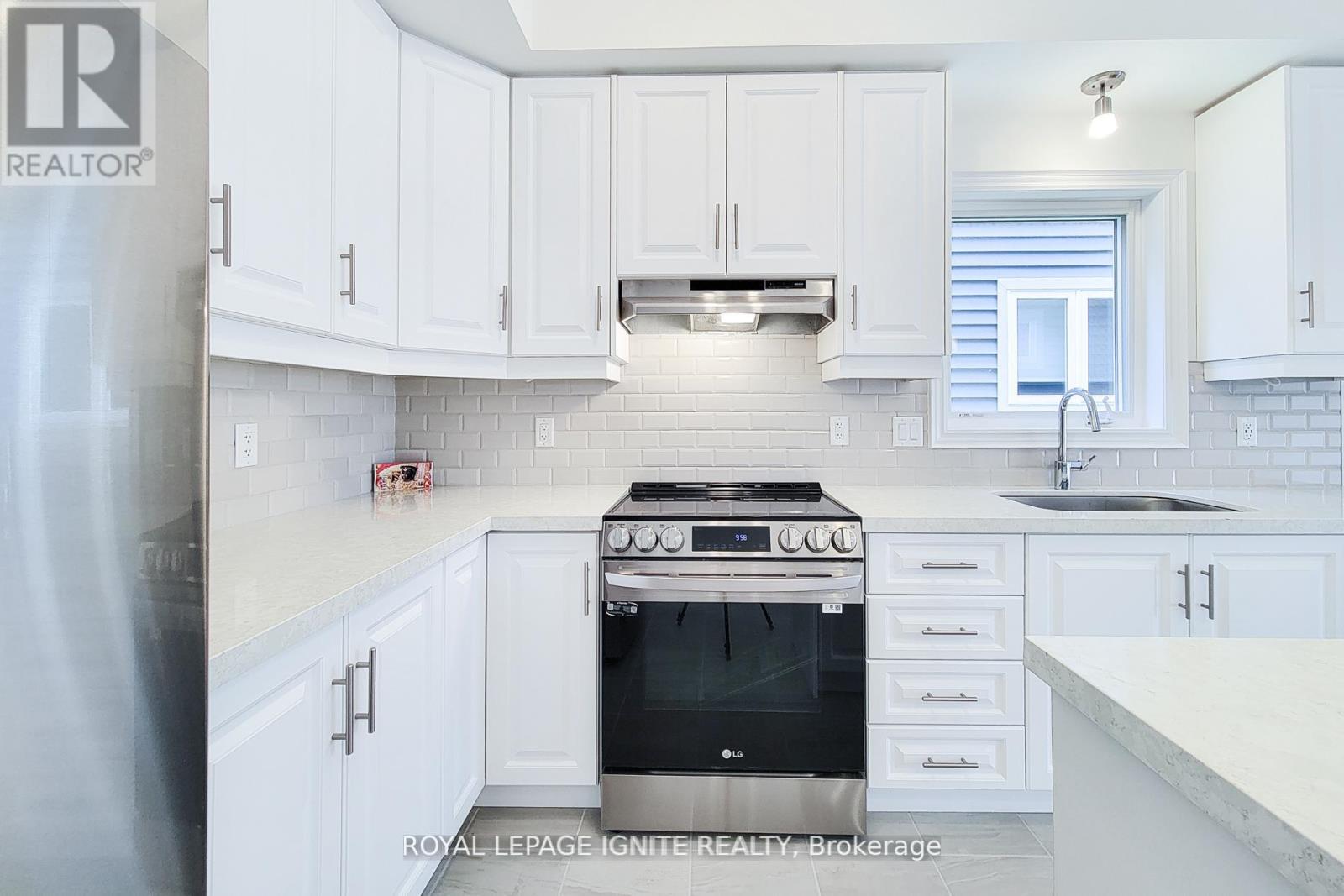 54 Beach Walk Crescent, Fort Erie, Ontario  L0S 1N0 - Photo 23 - X12489056