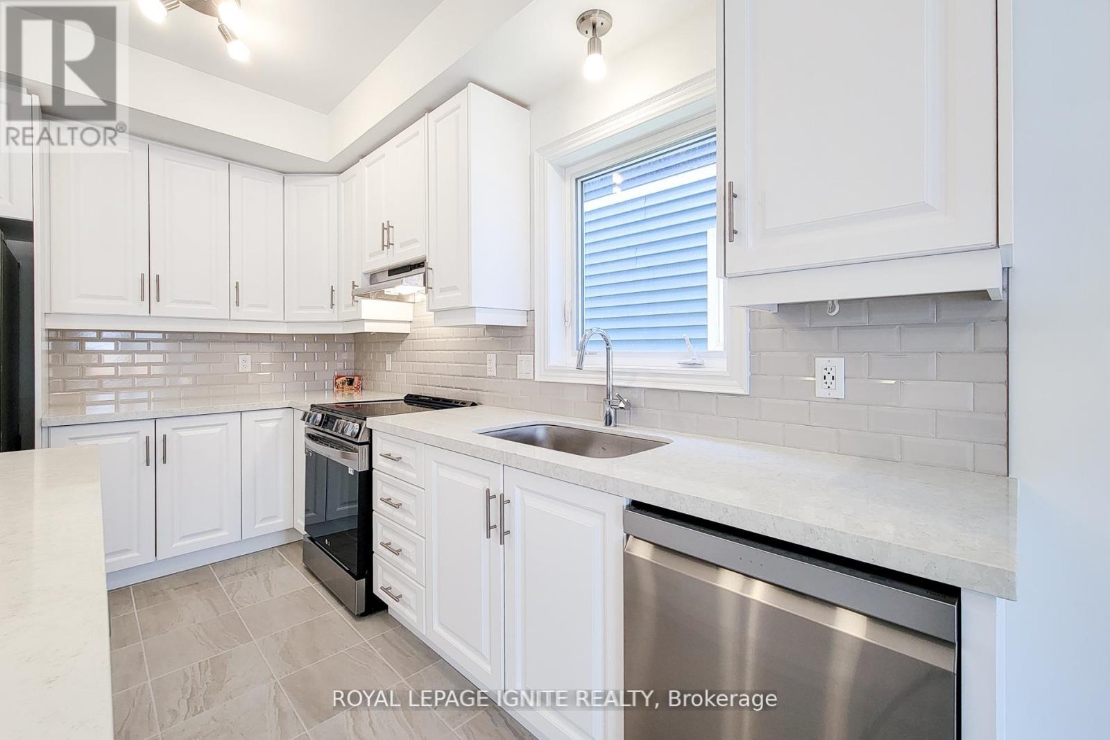 54 Beach Walk Crescent, Fort Erie, Ontario  L0S 1N0 - Photo 24 - X12489056