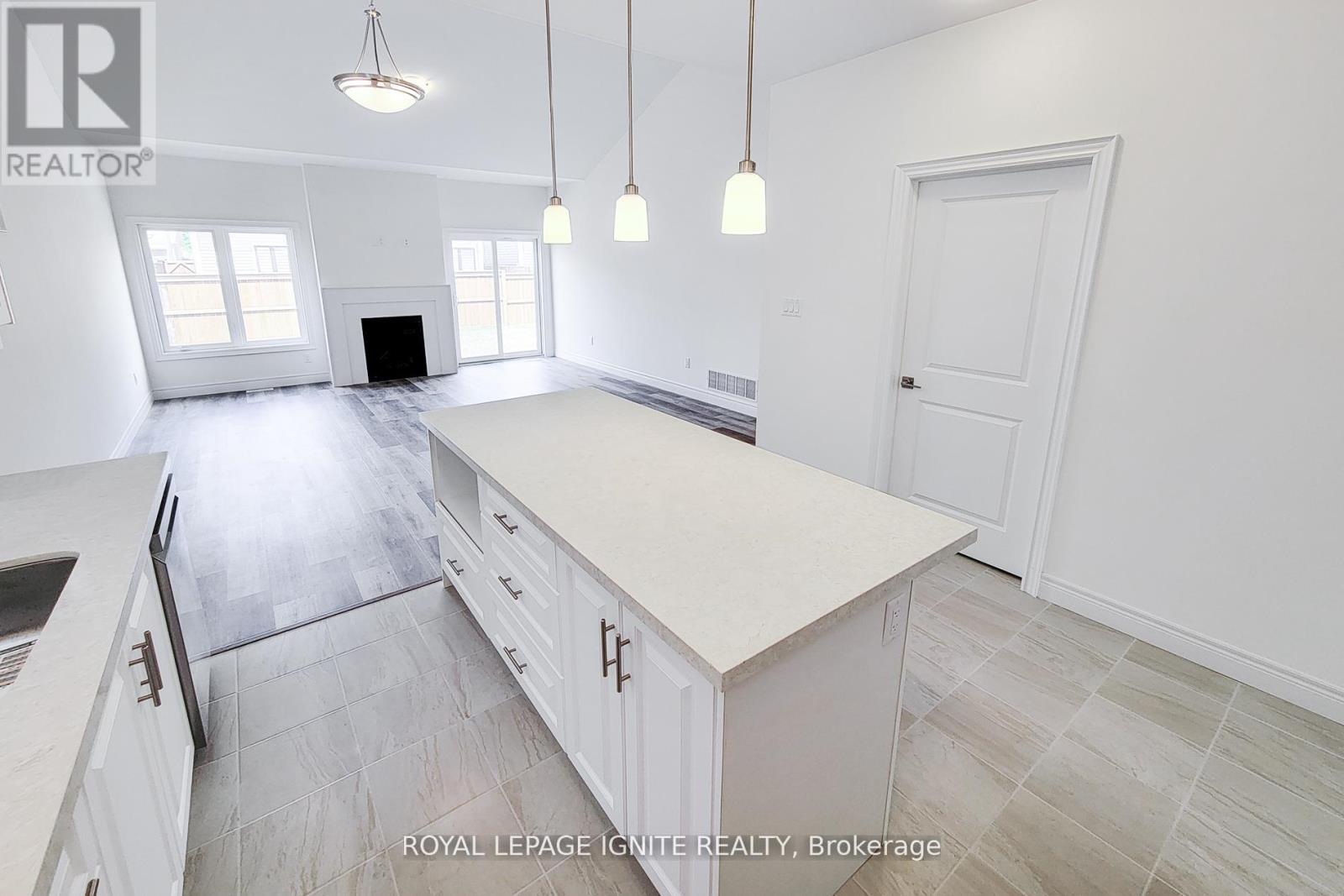 54 Beach Walk Crescent, Fort Erie, Ontario  L0S 1N0 - Photo 25 - X12489056