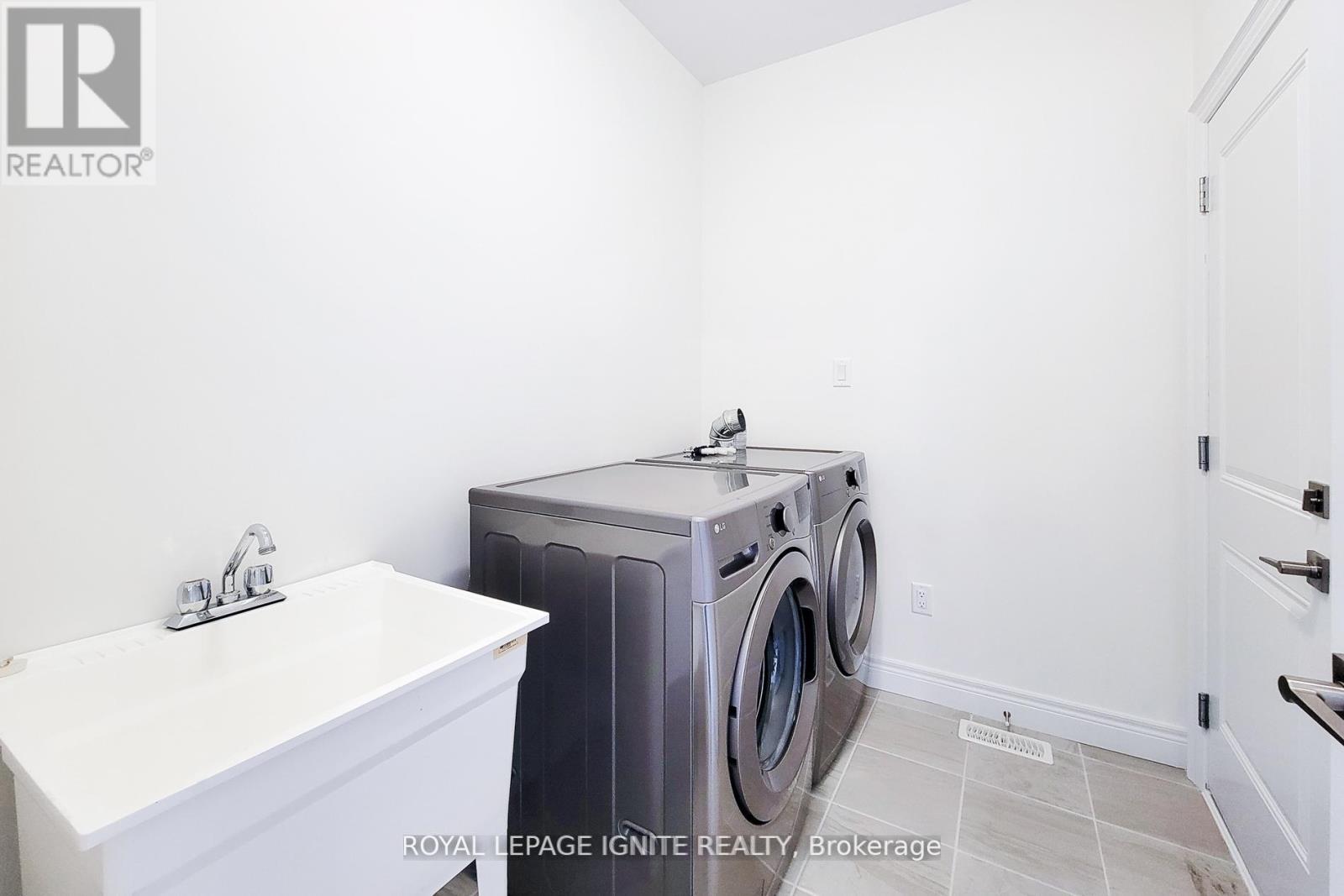 54 Beach Walk Crescent, Fort Erie, Ontario  L0S 1N0 - Photo 28 - X12489056