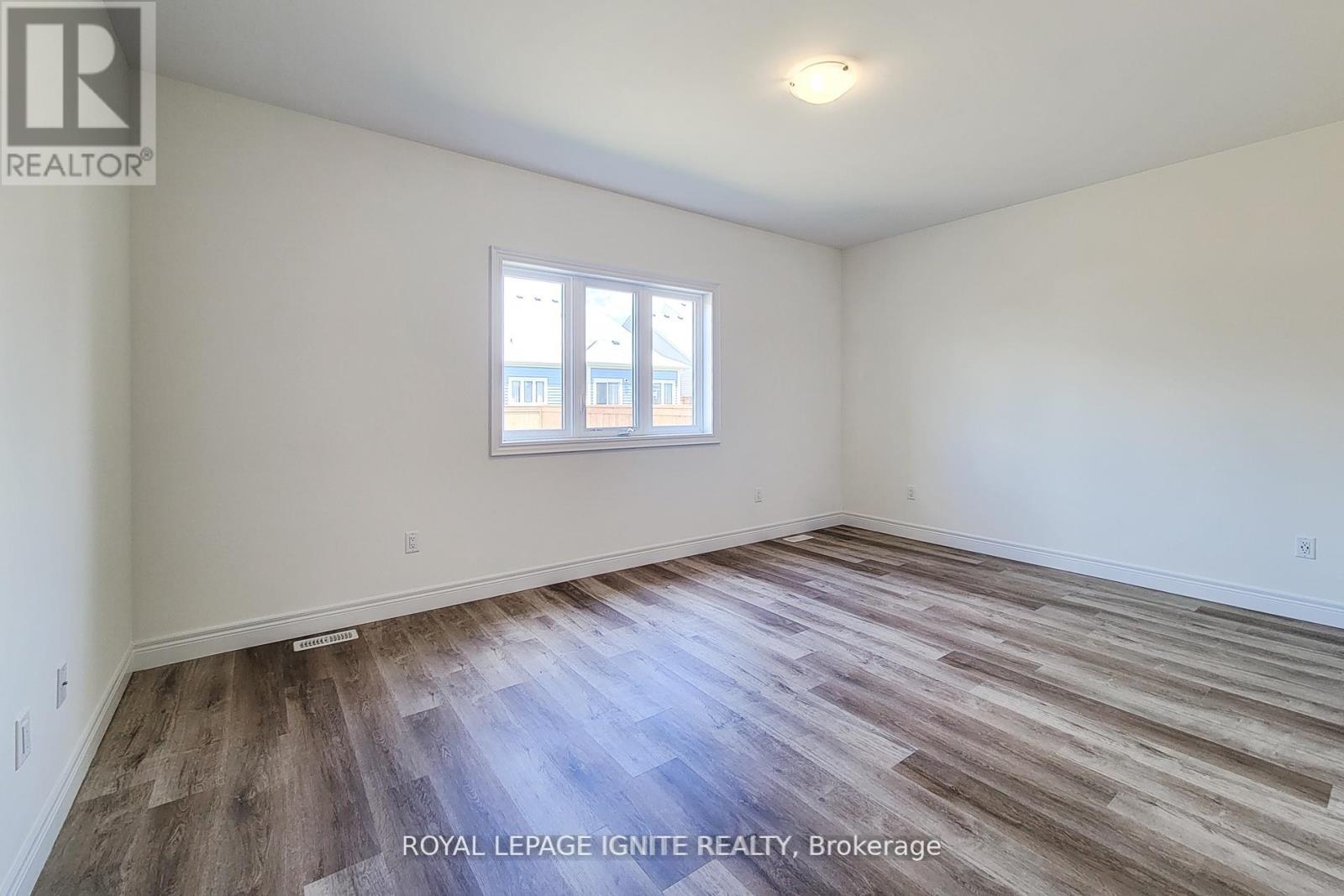 54 Beach Walk Crescent, Fort Erie, Ontario  L0S 1N0 - Photo 29 - X12489056