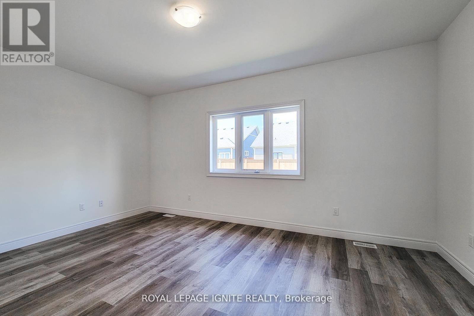 54 Beach Walk Crescent, Fort Erie, Ontario  L0S 1N0 - Photo 30 - X12489056