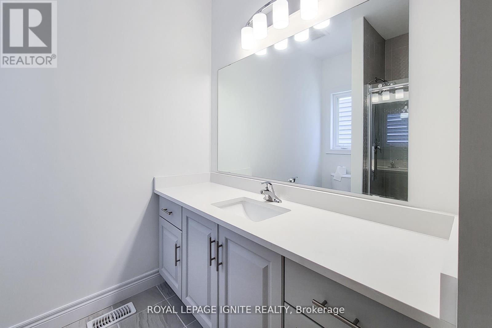 54 Beach Walk Crescent, Fort Erie, Ontario  L0S 1N0 - Photo 32 - X12489056