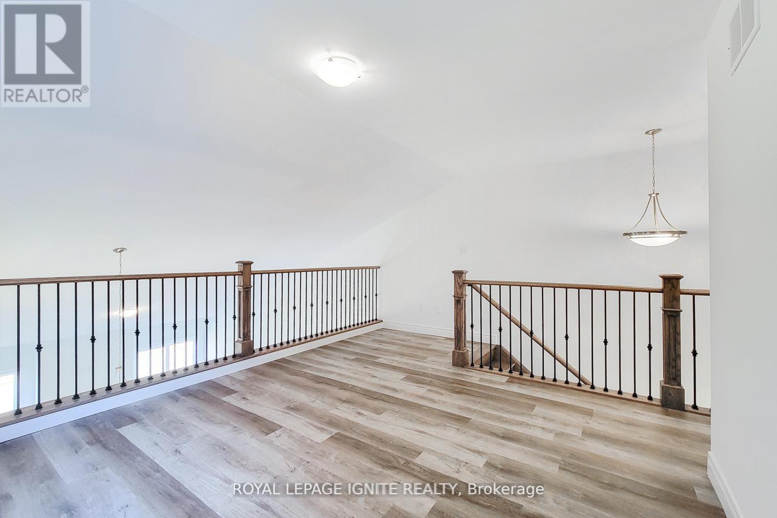 54 Beach Walk Crescent, Fort Erie, Ontario  L0S 1N0 - Photo 35 - X12489056