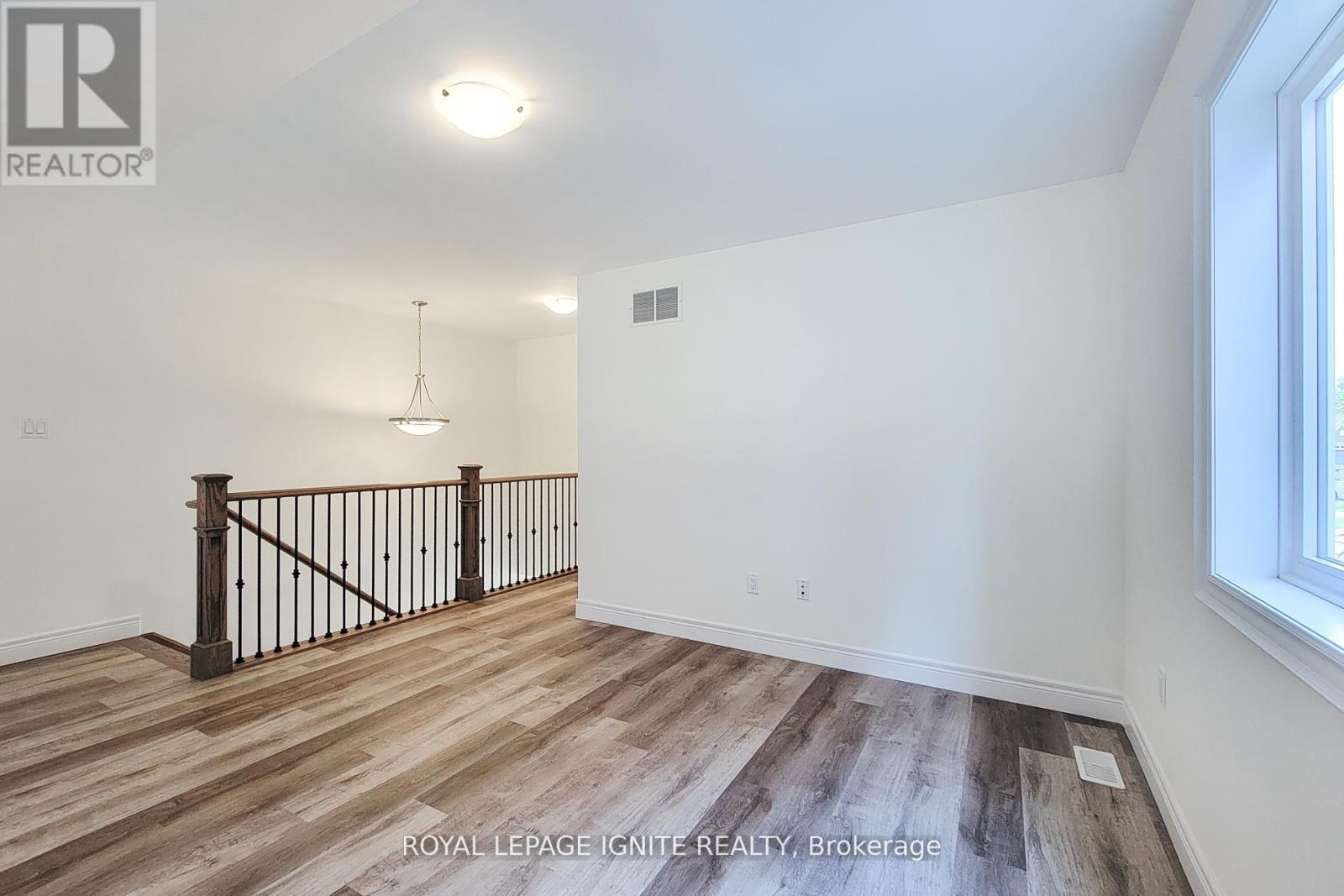 54 Beach Walk Crescent, Fort Erie, Ontario  L0S 1N0 - Photo 36 - X12489056