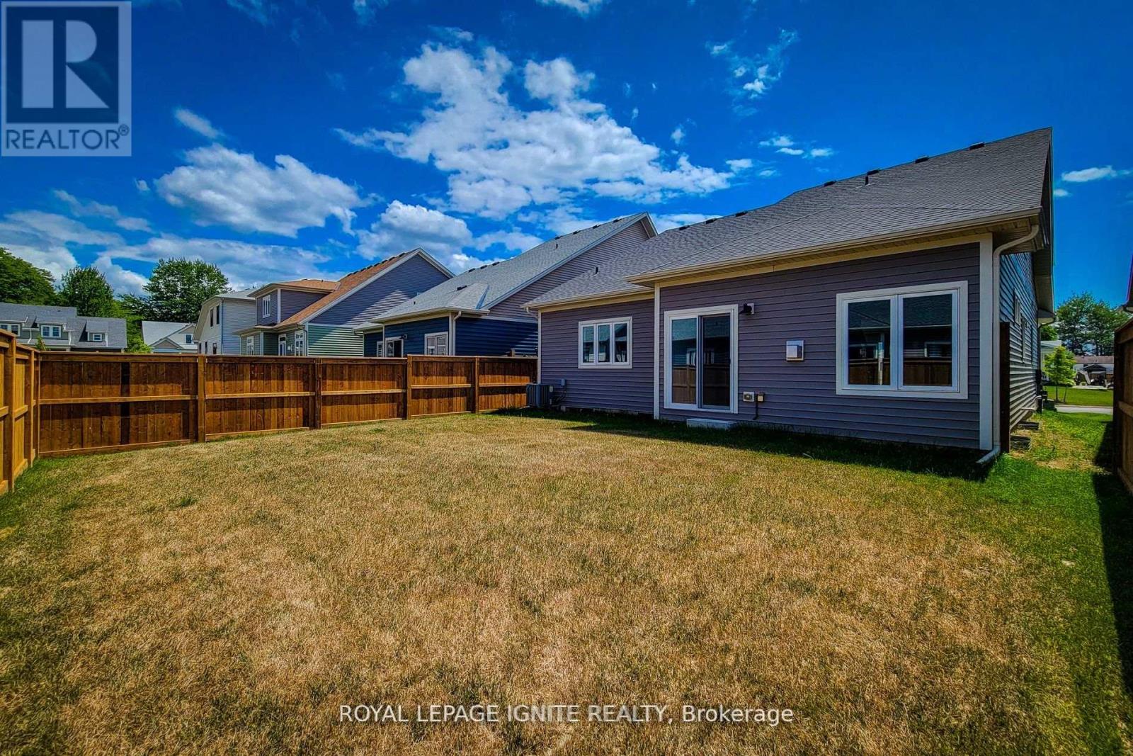 54 Beach Walk Crescent, Fort Erie, Ontario  L0S 1N0 - Photo 4 - X12489056