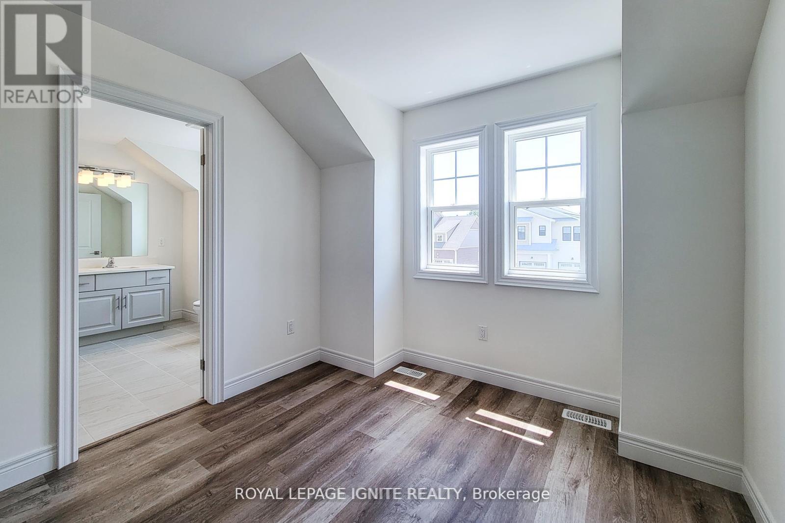 54 Beach Walk Crescent, Fort Erie, Ontario  L0S 1N0 - Photo 41 - X12489056