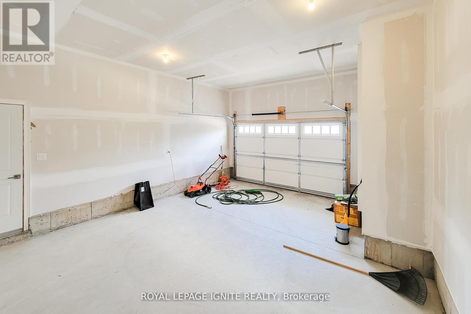 54 Beach Walk Crescent, Fort Erie, Ontario  L0S 1N0 - Photo 50 - X12489056