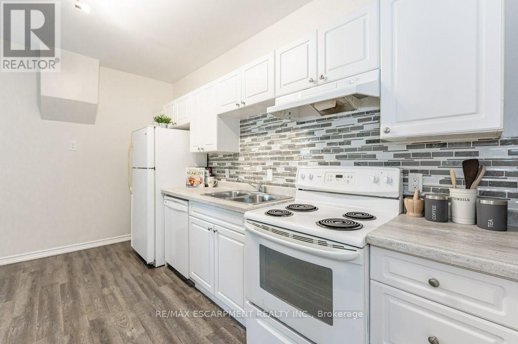 196 Picton Street E, Hamilton, Ontario  L8L 3W9 - Photo 15 - X12489080