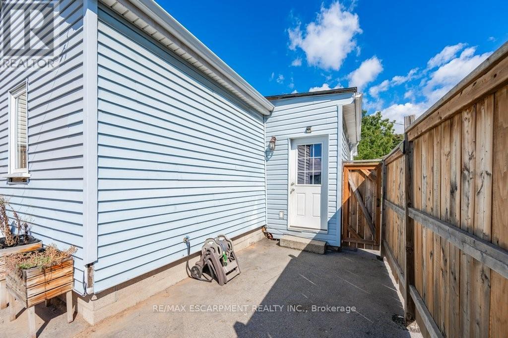 196 Picton Street E, Hamilton, Ontario  L8L 3W9 - Photo 27 - X12489080
