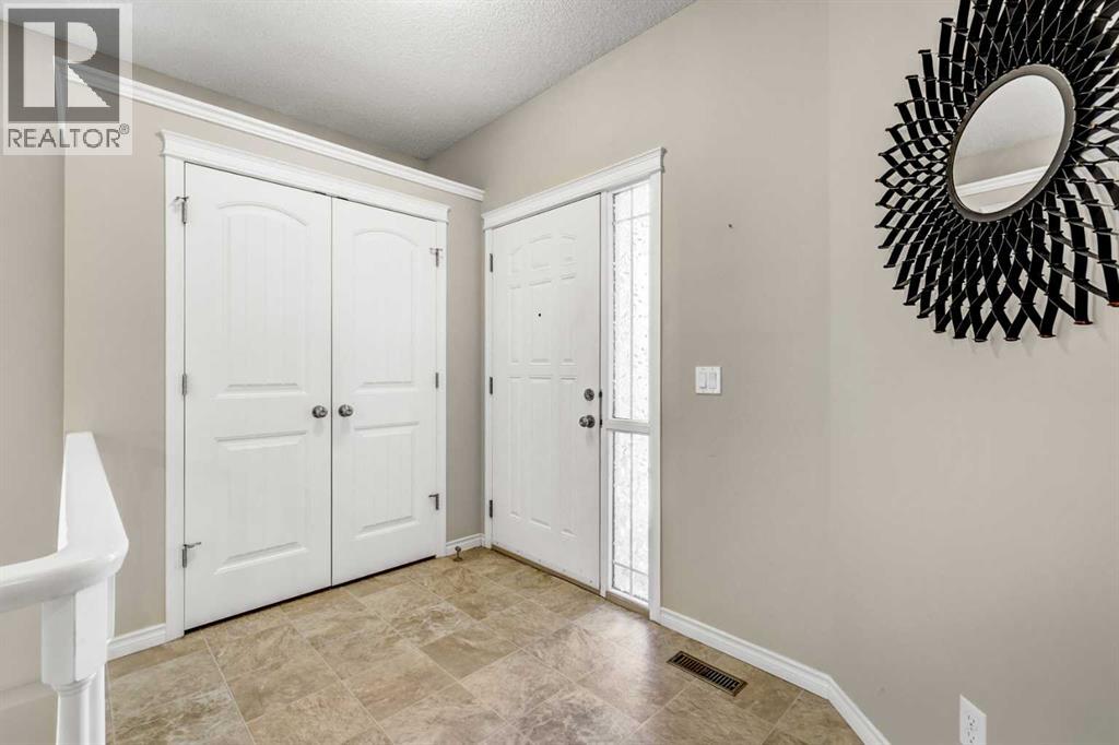 1402 Ravenscroft Avenue Se, Airdrie, Alberta  T4A 0L9 - Photo 3 - A2253501