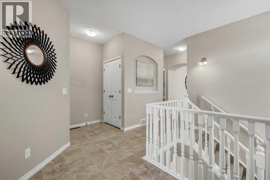 1402 Ravenscroft Avenue Se, Airdrie, Alberta  T4A 0L9 - Photo 4 - A2253501