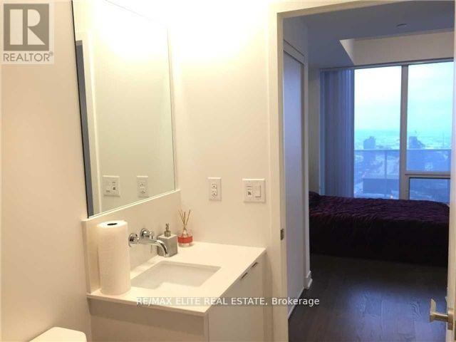 6206 - 88 Harbour Street, Toronto, Ontario  M5J 1B7 - Photo 6 - C12489110