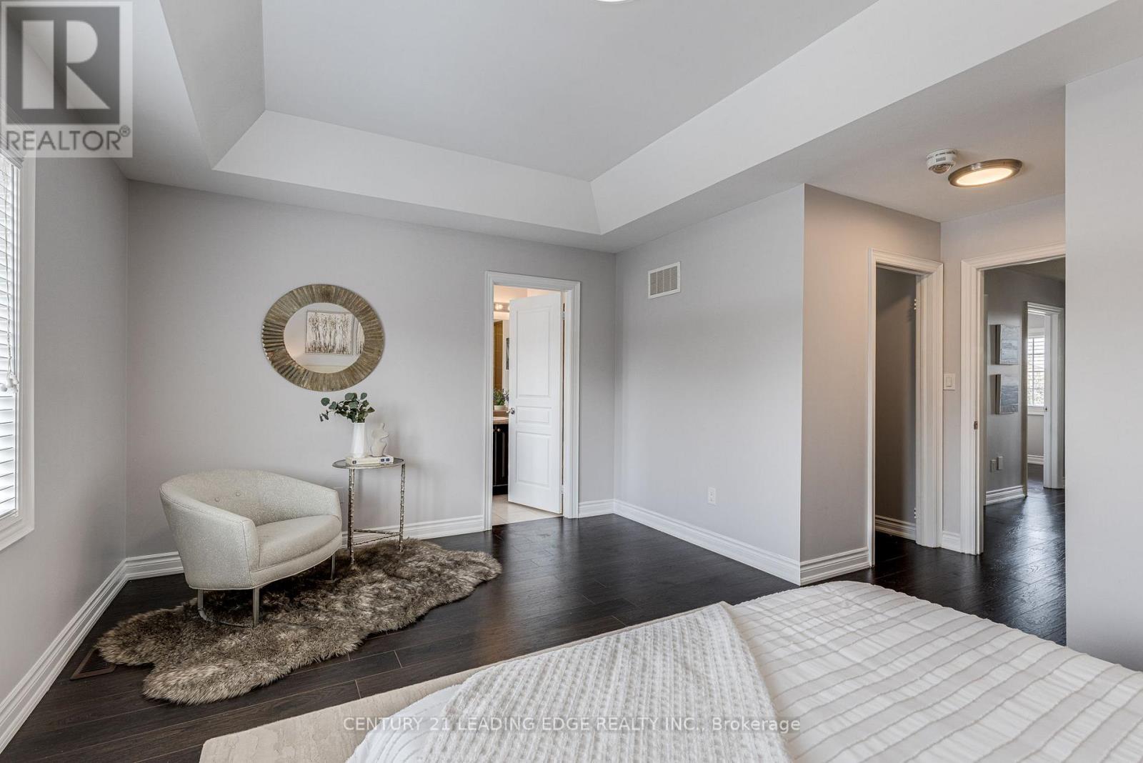 Upper - 102 Mactier Drive, Vaughan, Ontario  L4H 4T9 - Photo 25 - N12483038