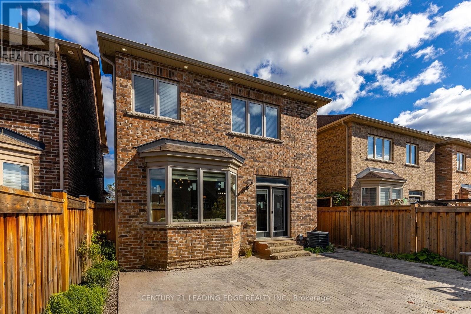 Upper - 102 Mactier Drive, Vaughan, Ontario  L4H 4T9 - Photo 32 - N12483038