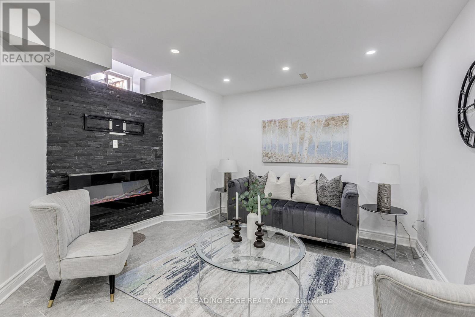 Lower - 102 Mactier Drive, Vaughan, Ontario  L4H 4T9 - Photo 6 - N12483039