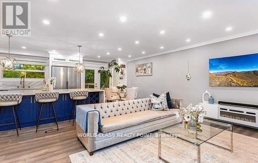 149 Allanhurst Drive, Toronto, Ontario  M9A 4K5 - Photo 4 - W12487035