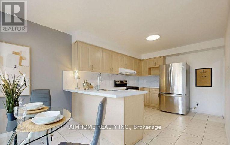 125 Roxanne Crescent, Toronto, Ontario  M1V 4J3 - Photo 3 - E12489098