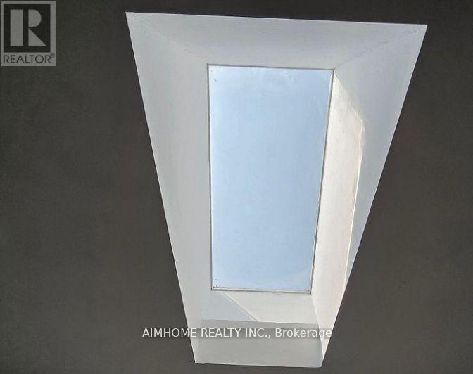 125 Roxanne Crescent, Toronto, Ontario  M1V 4J3 - Photo 5 - E12489098